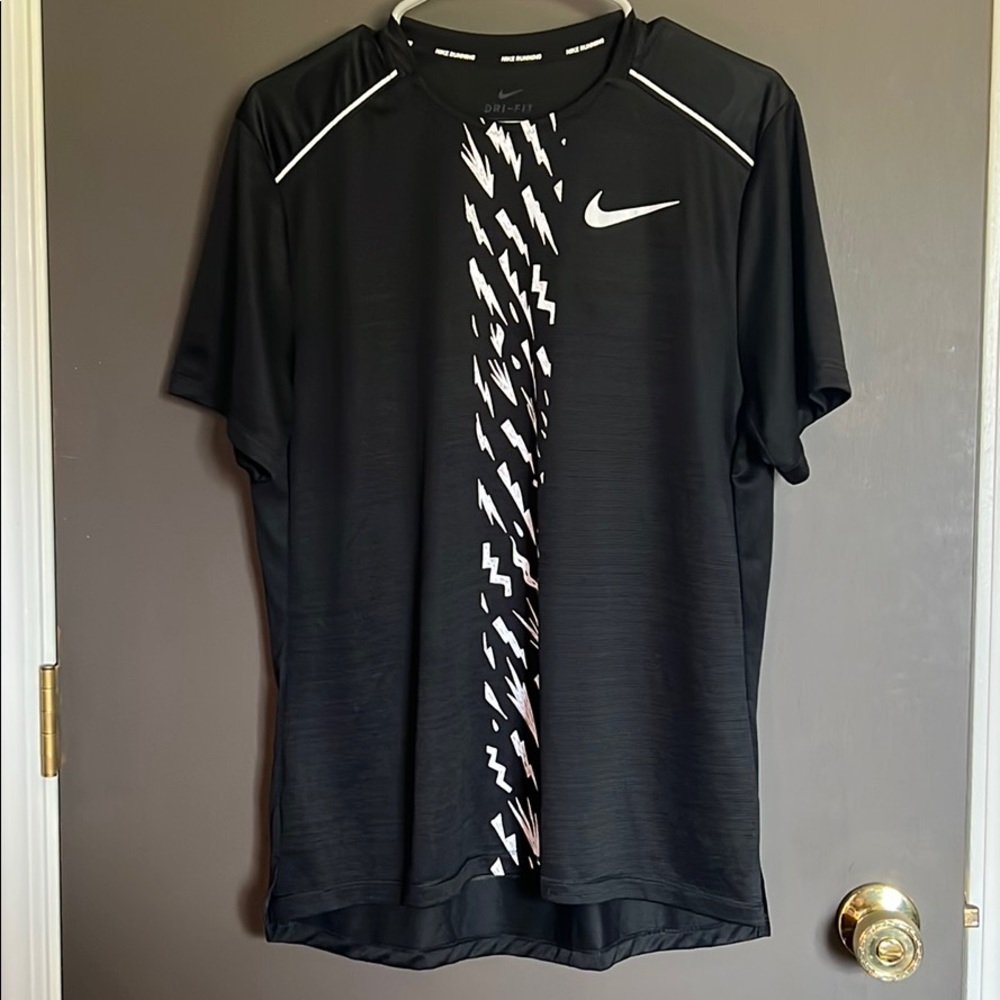 Nike Running Dri-FIT Top w/ Reflective Detailing